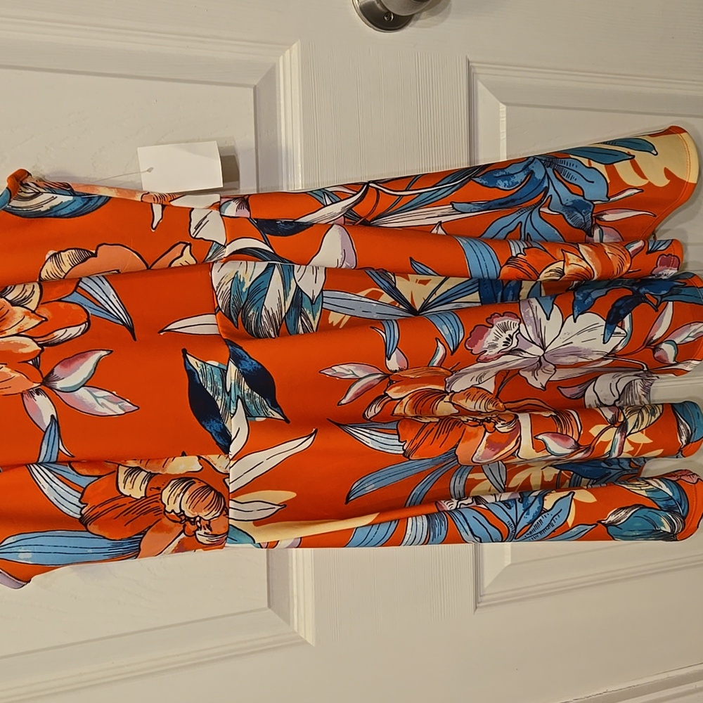 BRAND NEW FLORAL PRINT DRESS - Picture 3 of 8
